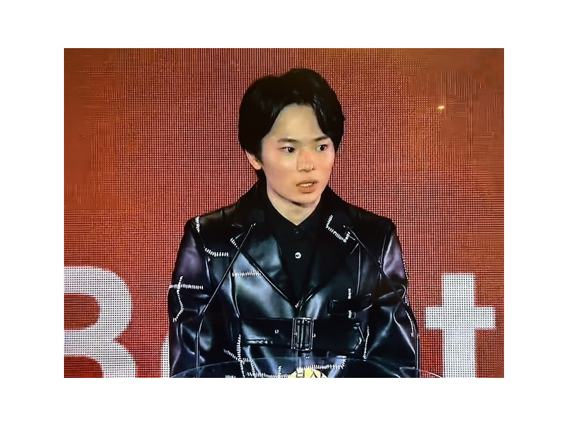 釜山授賞式　『愚か者の身分』©2025 映画「愚か者の身分」製作委員会