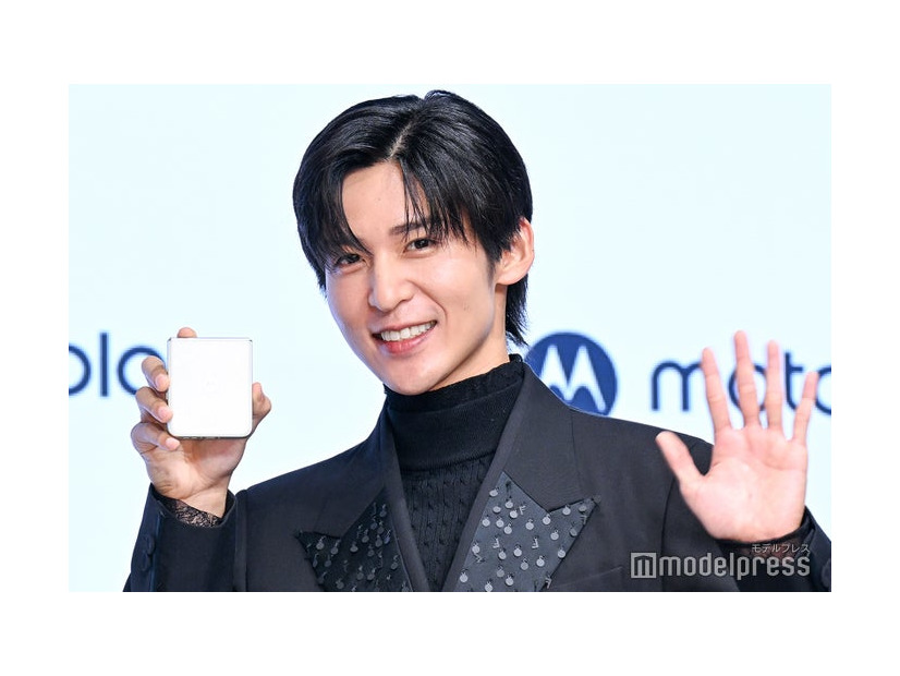 新製品発表会に出席した目黒蓮（C）モデルプレス