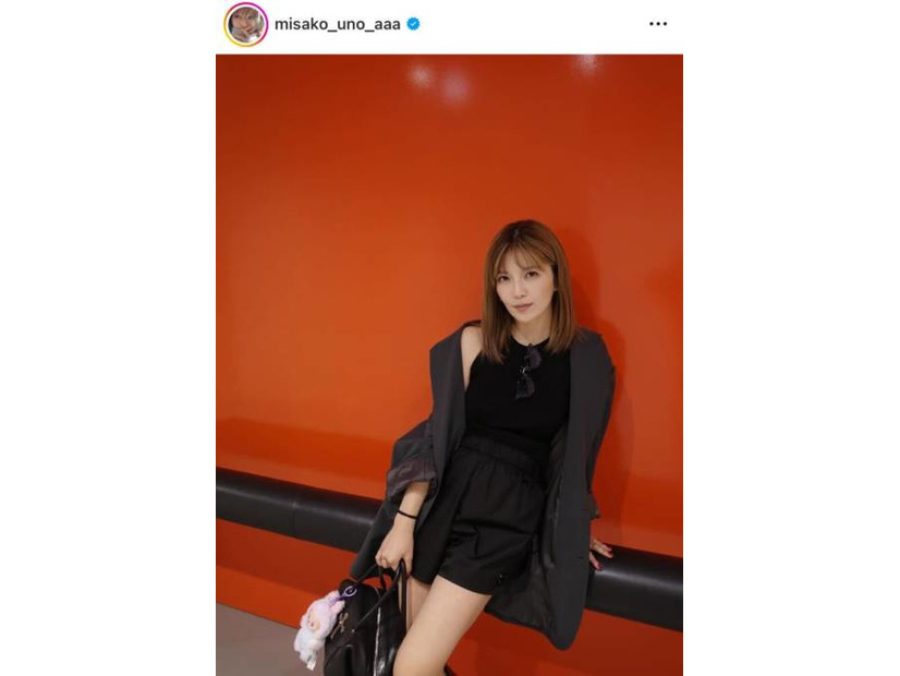 「スタイル良すぎ！！」宇野実彩子、すらり美脚のジャケットコーデに絶賛の声「産後とは思えない」