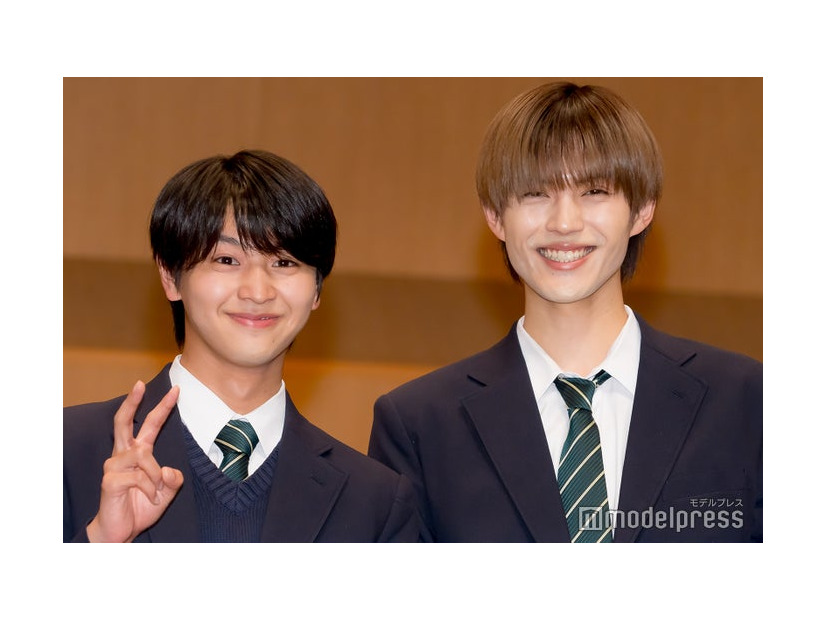 ドラマ「修学旅行で仲良くないグループに入りました」制作発表会見に出席した藤本洸大、簡秀吉（C）モデルプレス