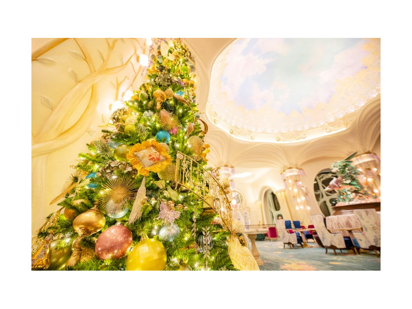 東京ディズニーシー・ファンタジースプリングスホテル クリスマスデコレーション 装飾イメージ（C）Disney