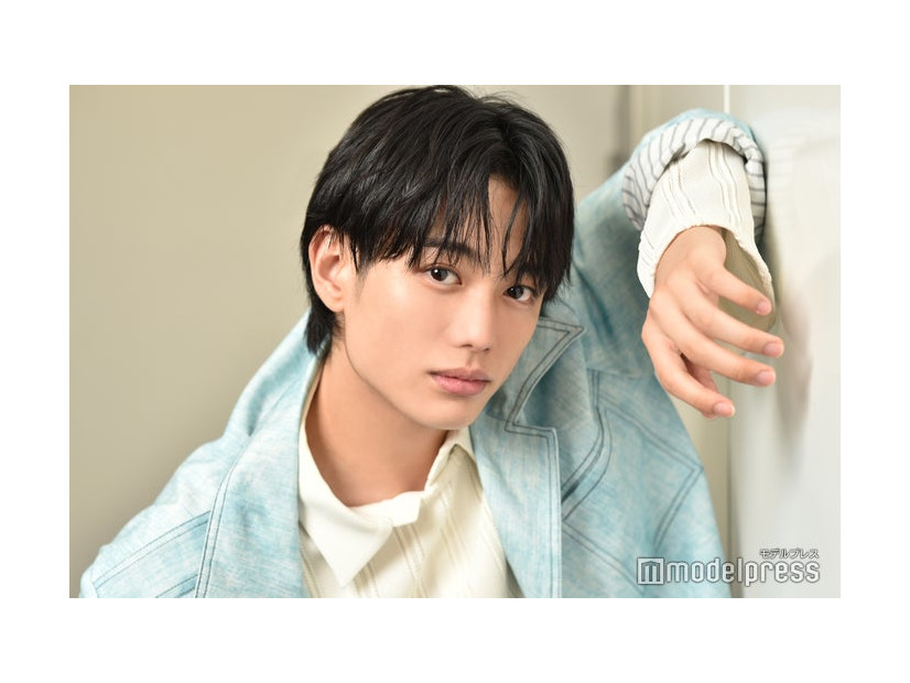 モデルプレスのインタビューに応じた真弓孟之（C）モデルプレス