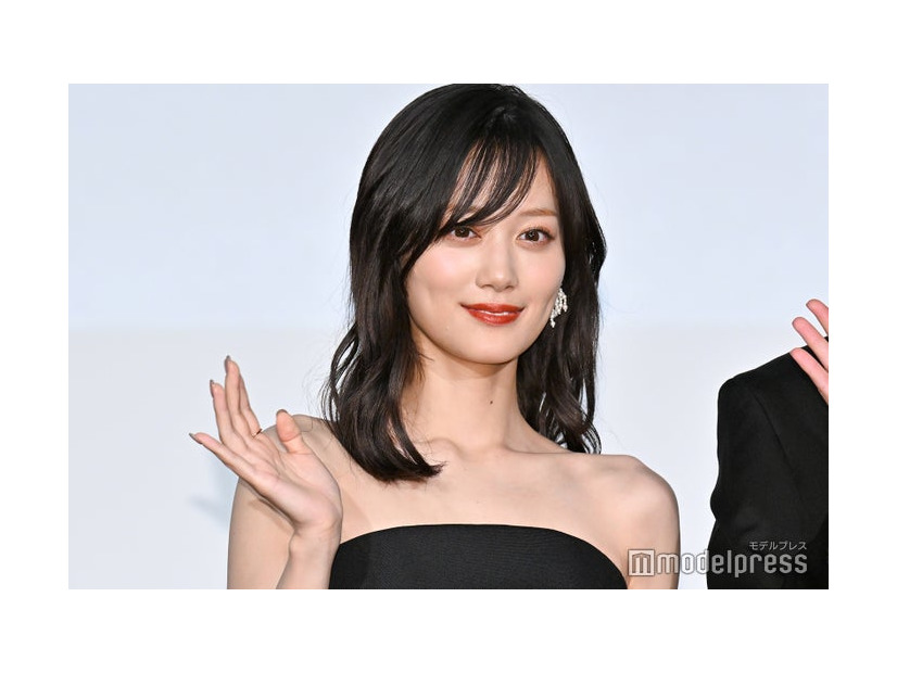 「愚か者の⾝分」公開記念舞台挨拶に出席した山下美月（C）モデルプレス