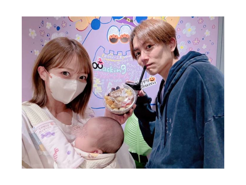 「親も胸痛い」辻希美、生後2ヶ月次女の“初めての”予防接種を報告＆親子3SHOTも公開