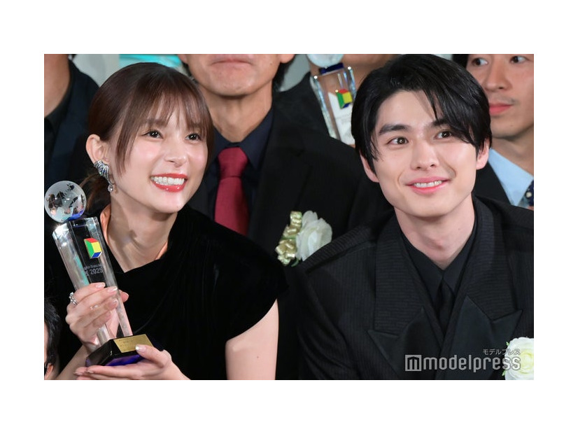 「東京ドラマアウォード2025」授賞式に出席した芳根京子、本田響矢（C）モデルプレス