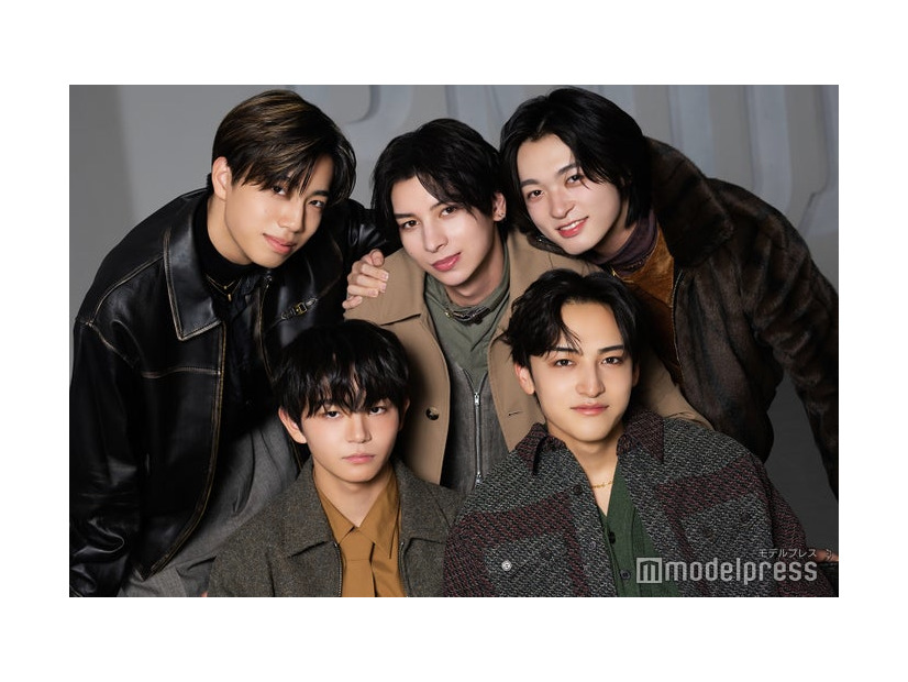 （上段左から）GOICHI（ゴイチ）、ADAM（アダム）、RUI（ルイ）（下段左から）TAIKI（タイキ）、KANON（カノン）／STARGLOW（C）モデルプレス