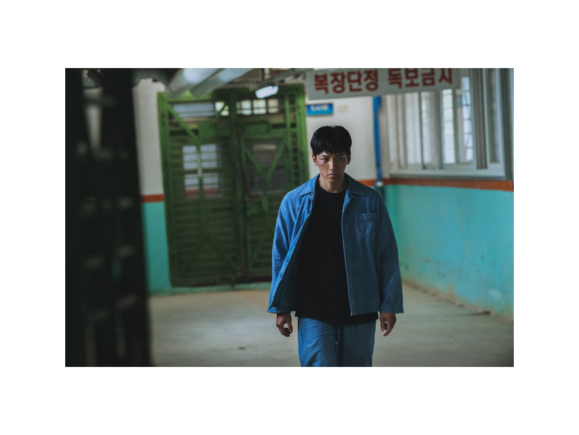 「捏造された都市」(C)2025 Disney and its related entities