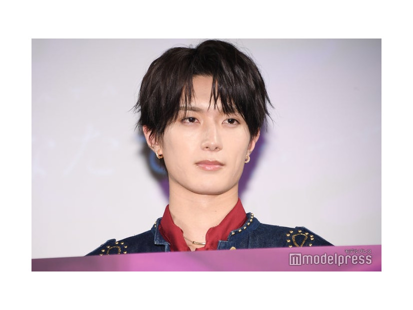 黒髪にイメチェンした山中柔太朗（C）モデルプレス