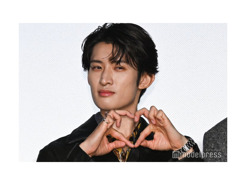 母が主演映画を3回鑑賞した向井康二（C）モデルプレス