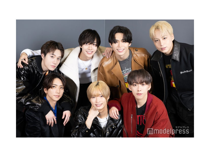 モデルプレスのインタビューに応じたIMP.（左から時計回りに）椿泰我、松井奏、影山拓也、横原悠毅、基俊介、佐藤新、鈴木大河（C）モデルプレス