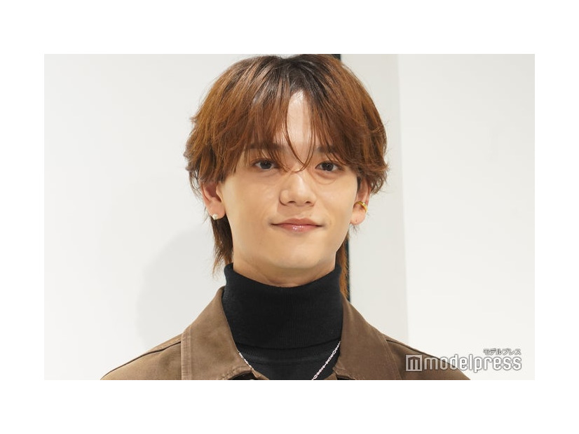 「QUESERA」オープン前⽇囲み取材に登場した中島颯太（C）モデルプレス