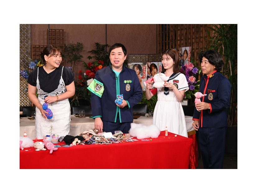 野呂佳代、せいや、小芝風花、岡村隆史（C）日本テレビ