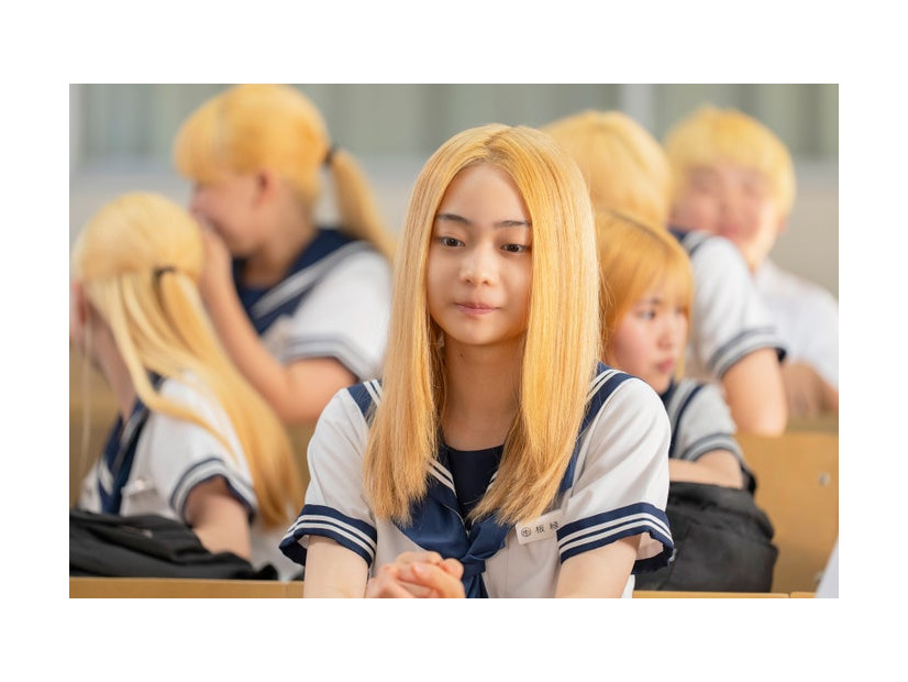 白鳥玉季（C）2025「金髪」製作委員会