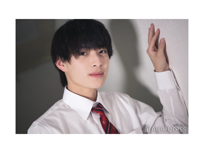 モデルプレスのインタビューに応じた倉田琉偉くん（C）モデルプレス