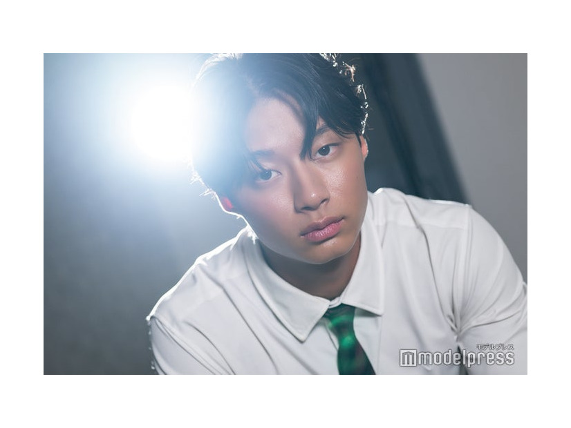 モデルプレスのインタビューに応じた榎田一王くん（C）モデルプレス