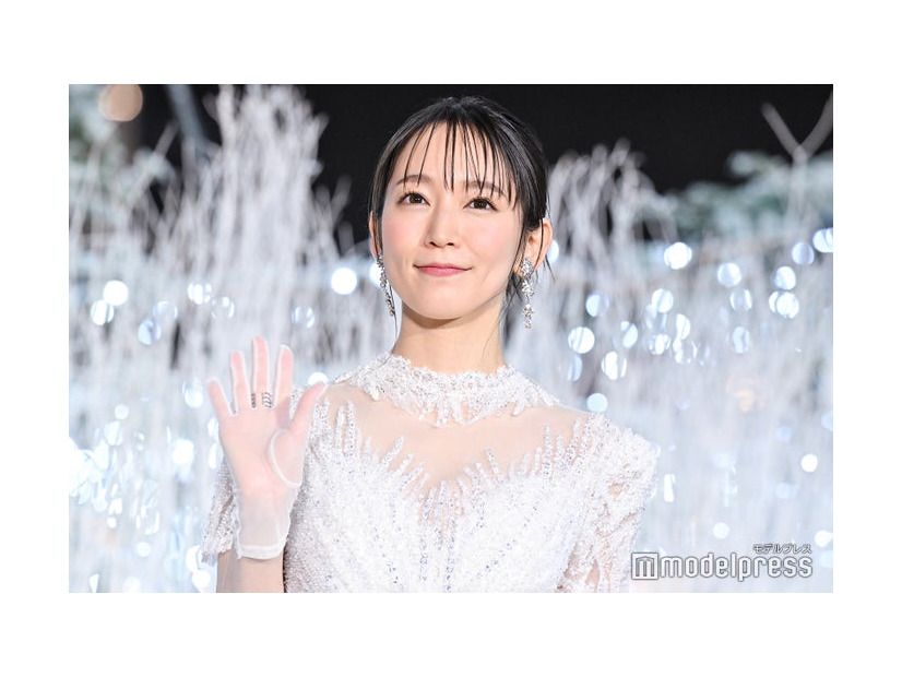 『WHITE KITTE』点灯式に出席した吉岡里帆（C）モデルプレス
