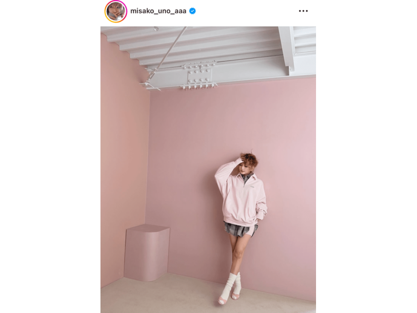 宇野実彩子、ほっそり美脚コーデにファン歓喜「ほんと天才！！」「めちゃめちゃ可愛い」