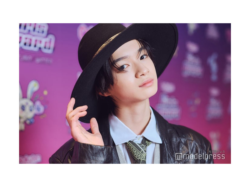 モデルプレスのインタビューに応じた越山敬達（C）モデルプレス