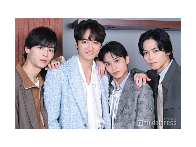 モデルプレスのインタビューに応じた溝口琢矢、小関裕太、松岡広大、猪塚健太（C）モデルプレス