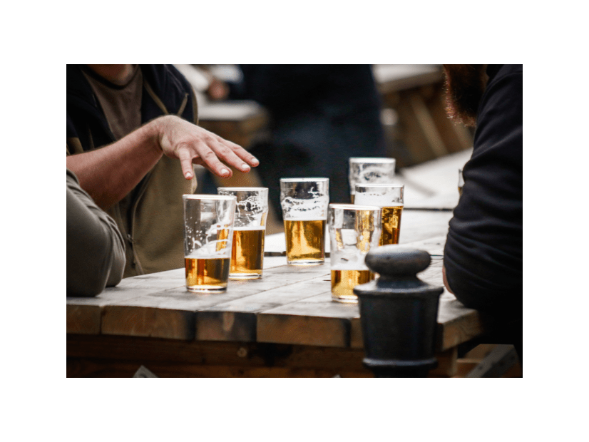 タイのレストランで…ビールを注文した日本人。次の瞬間⇒出てきた一杯をみて「えっ！？」「意外にも美味しい」