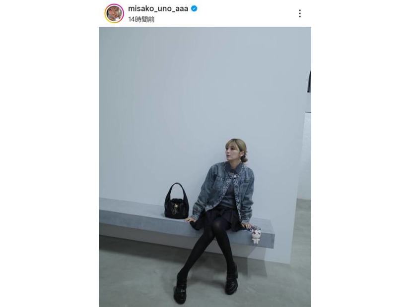 宇野実彩子、黒タイツで美脚際立つ私服コーデに反響「スタイル良すぎ」「世界一可愛いママ」