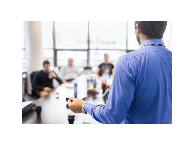 人前で話すのが苦手な会社員　仕事で評価も低かったが…⇒1年後、周囲「まるで別人」