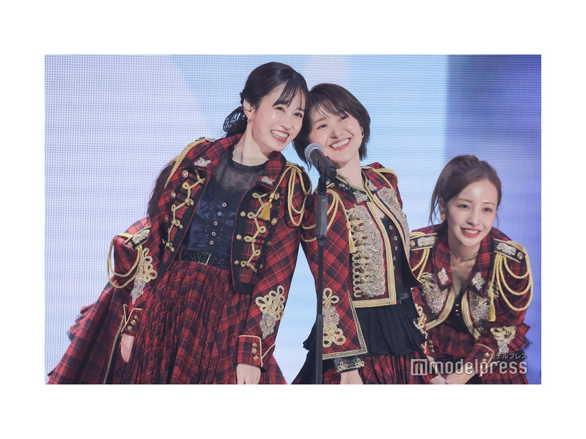 前田敦子、大島優子（C）モデルプレス