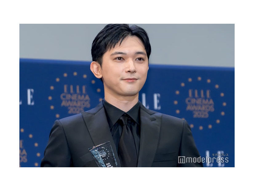 「ELLE CINEMA AWARDS 2025」授賞式に出席した吉沢亮（C）モデルプレス