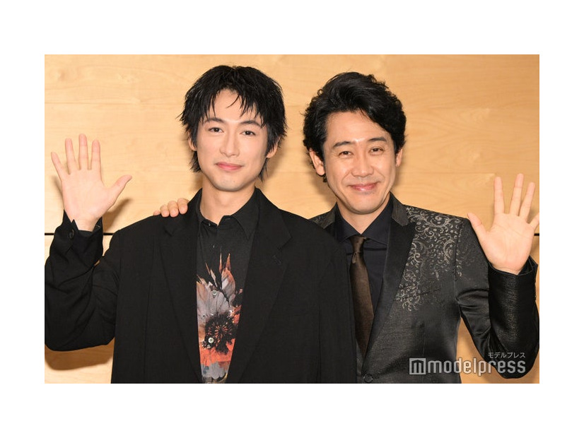 ディーン・フジオカ、背伸びに疲れた大泉洋（C）モデルプレス