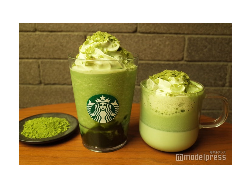 （左から）玉露抹茶 フラペチーノ、玉露抹茶 ラテ（C）モデルプレス