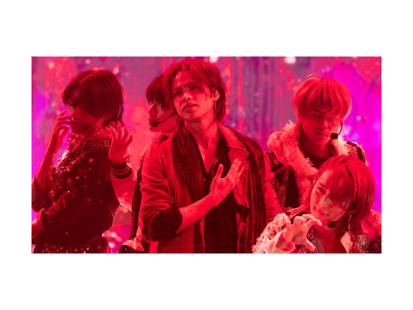 上田竜也×B&ZAI（C）Storm Labels Inc.