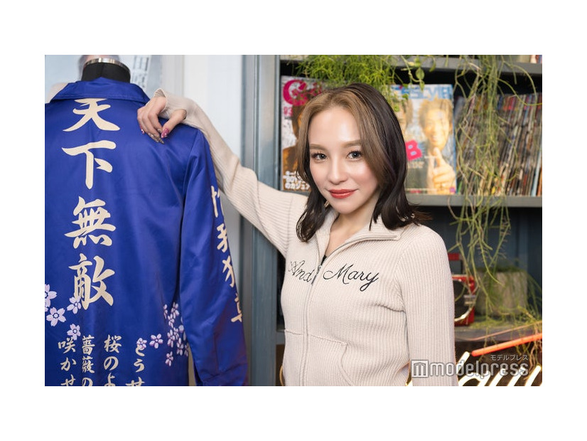 モデルプレスのインタビューに応じたBaby（ユリア）（C）モデルプレス