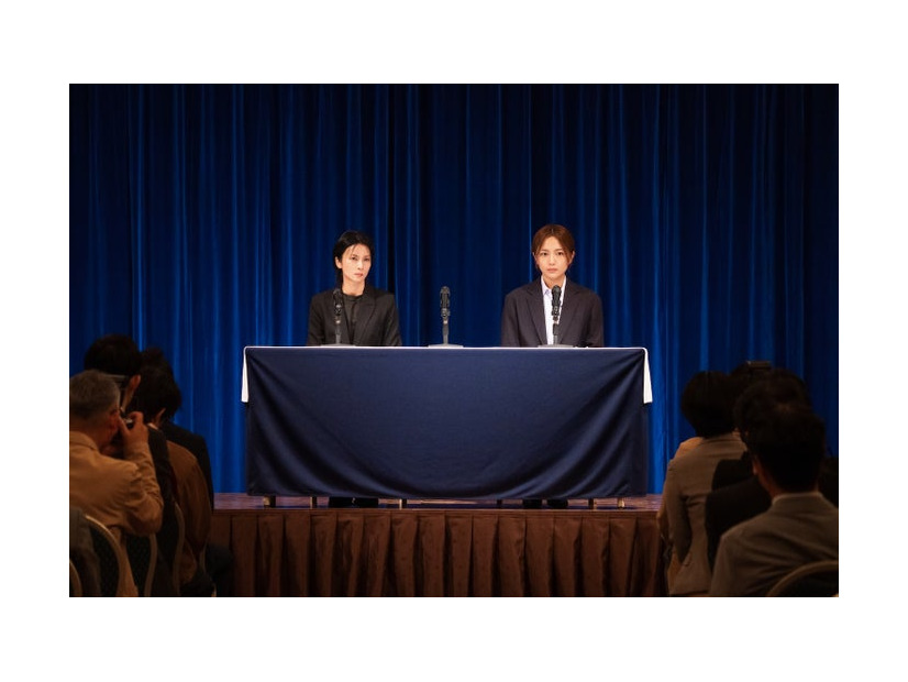 柴咲コウ、川口春奈「スキャンダルイブ」最終話（C）AbemaTV,Inc.