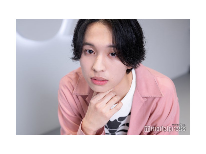 モデルプレスのインタビューに応じたYUTA（ユウタ）（C）モデルプレス