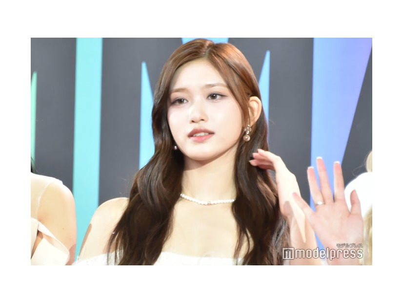 イソ（C）モデルプレス