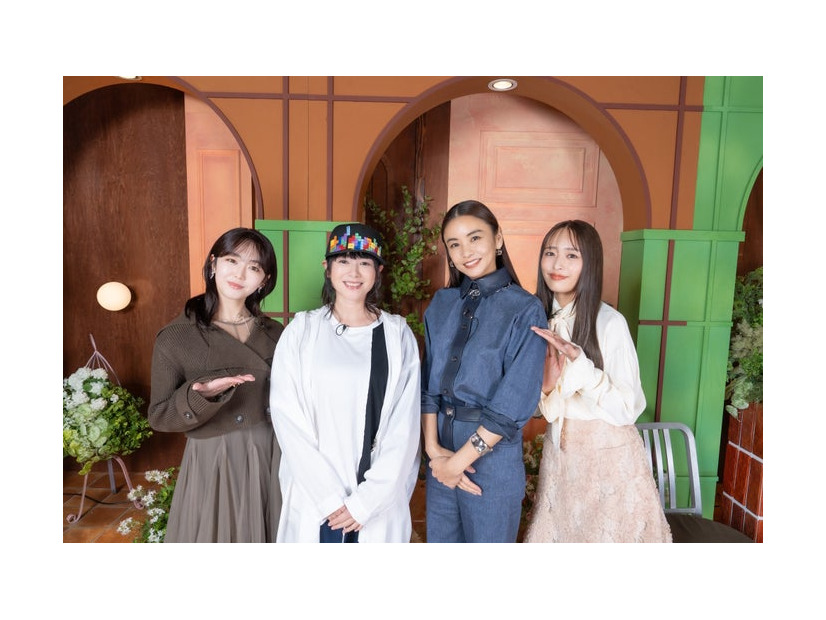 峯岸みなみ、真木よう子、滝沢眞規子、近藤千尋（C）AbemaTV,Inc.