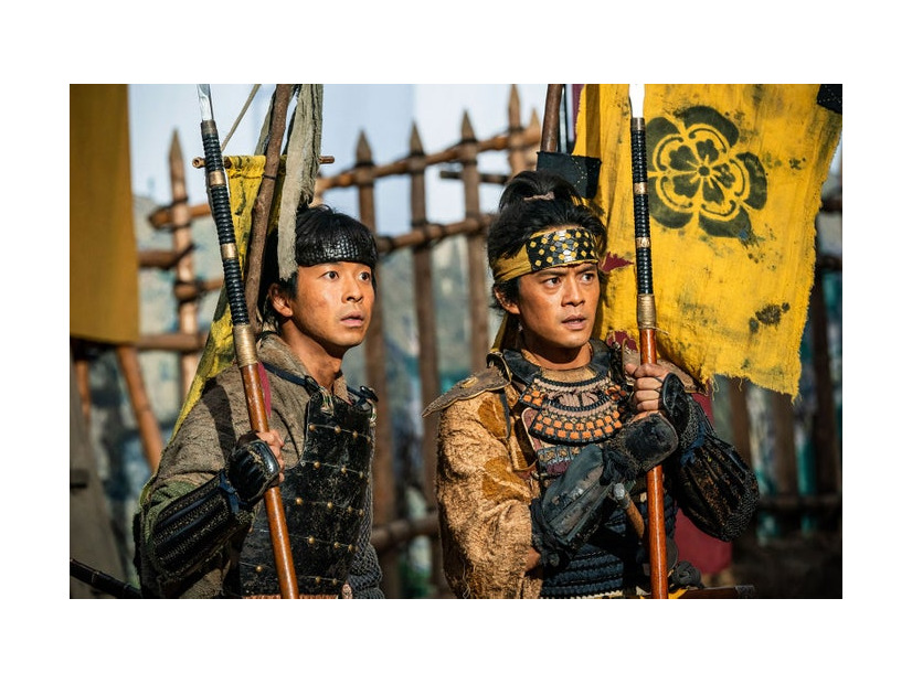 仲野太賀、池松壮亮「豊臣兄弟！」第4話（C）NHK