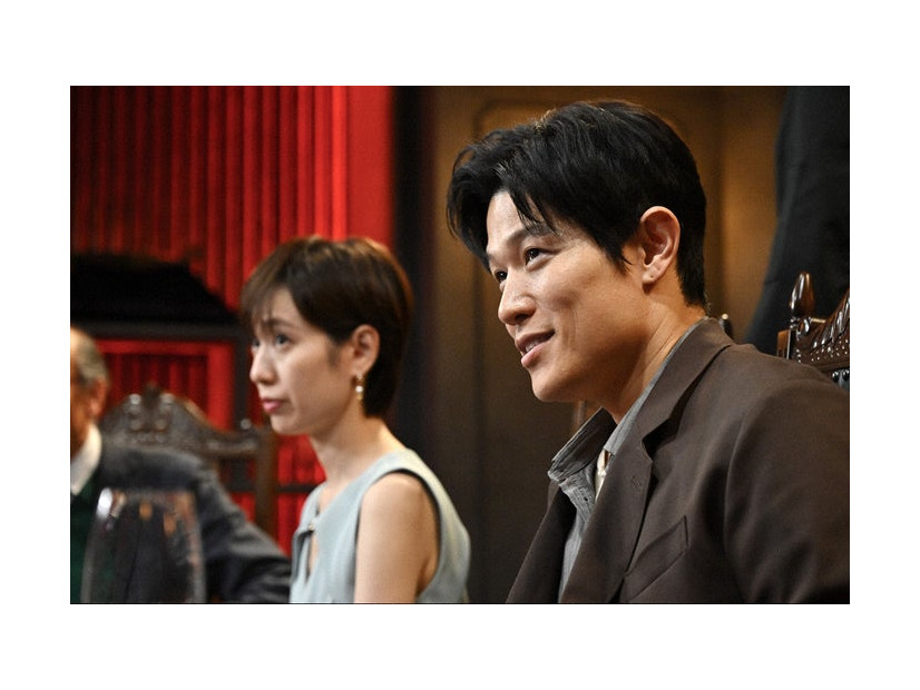 戸田恵梨香、鈴木亮平「リブート」第1話（C）TBS