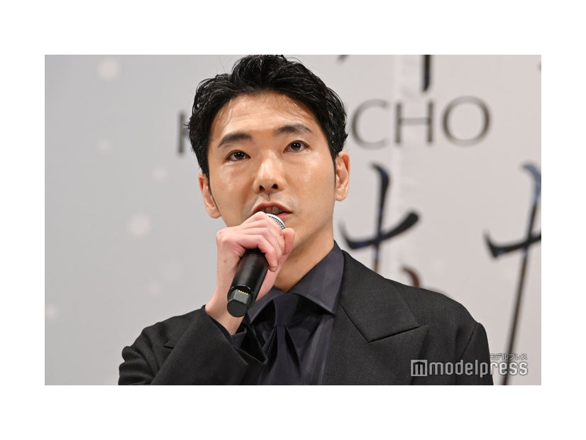 かねてより瀬戸康史のファンであることを告白した柄本佑（C）モデルプレス