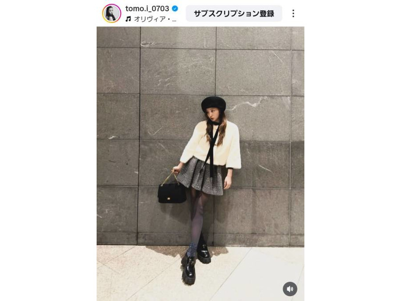 板野友美、ほっそり美脚の際立つミニスカ×タイツSHOTに反響「スタイル良すぎ」「似合ってるね」