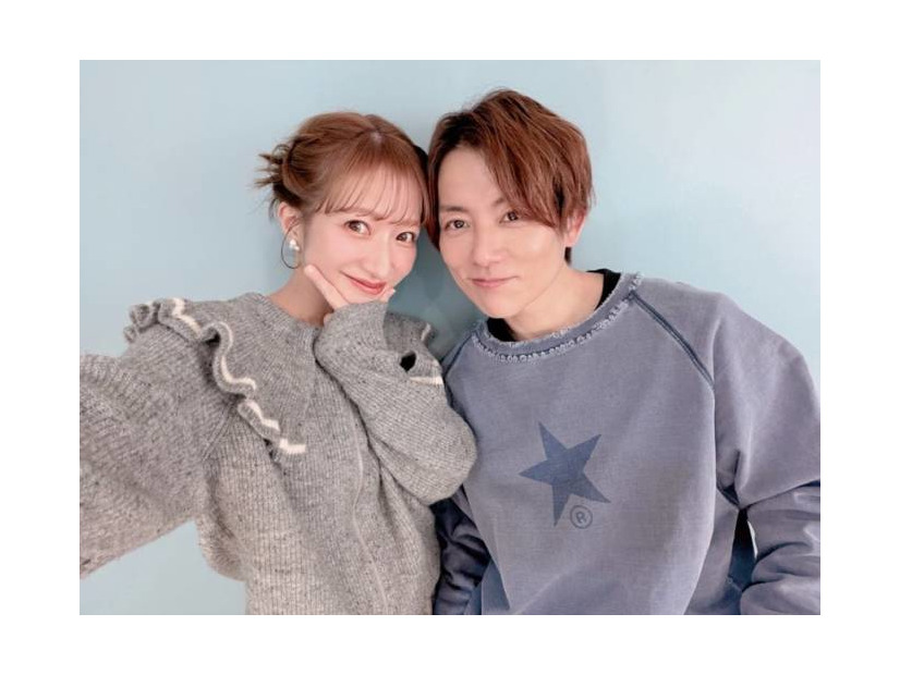 辻希美、夫・杉浦太陽と私服でパシャリ！お出かけSHOT公開「帰りに今流行りのヨアジョン」