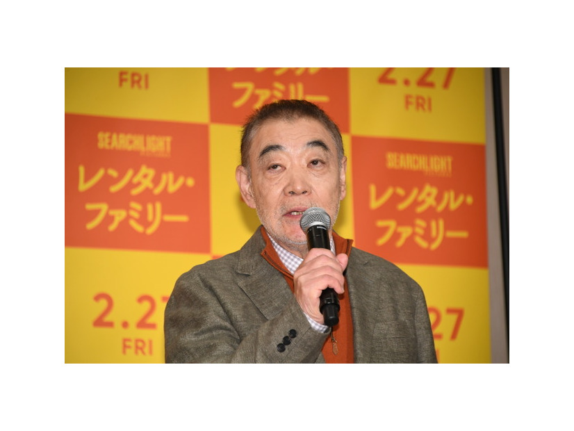 『レンタル・ファミリー』©2025 Searchlight Pictures. All Rights Reserved.　