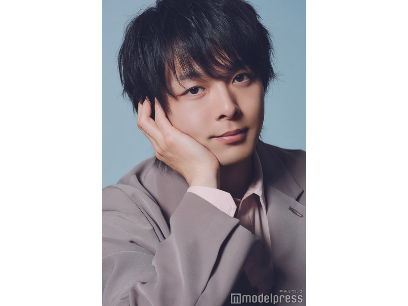 モデルプレスのインタビューに応じた中村倫也（C）モデルプレス