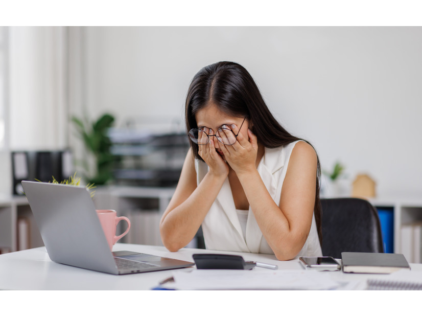 「体の丈夫さには自信があった」40代女性。経験したことのない不調に襲われ、キャリアも危うく…。頑張りすぎた女性が陥りがちな「更年期クライシス」とは