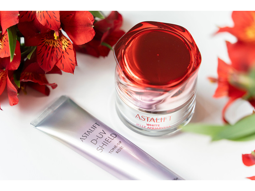 大人になった今こそ試すべし。富士フイルム「ホワイト ジェリー アクアリスタ」がピタっとハマるお年頃になりました