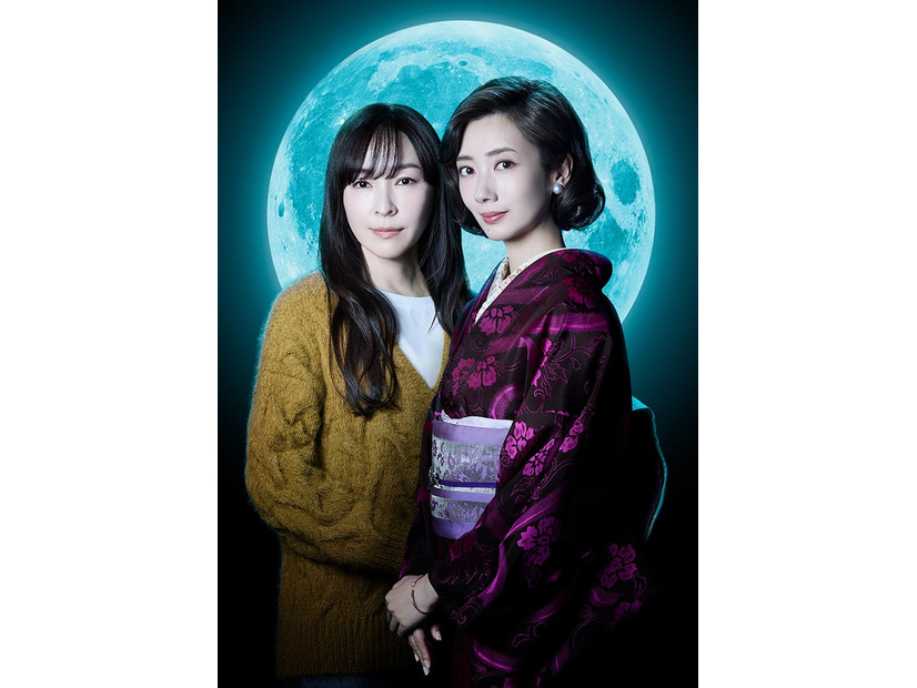 麻生久美子、波瑠（C）日本テレビ