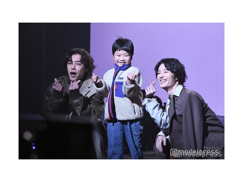 （左から）吉村界人、天野優、塩野瑛久（C）モデルプレス