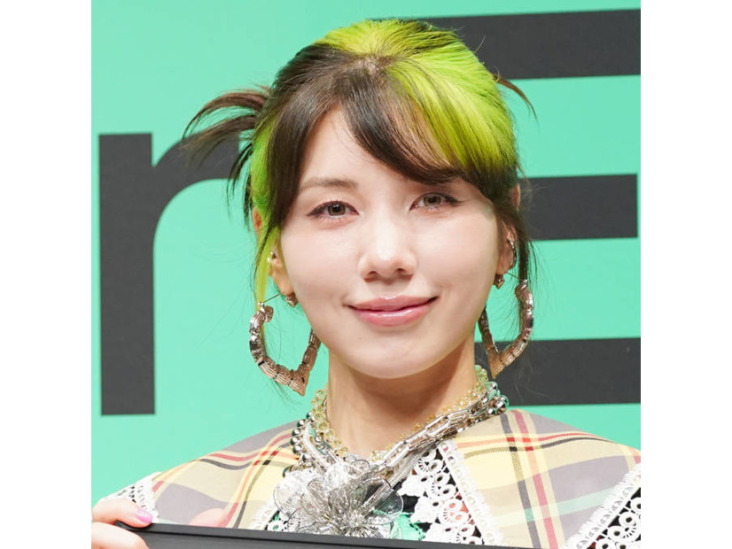 “アイス好き”仲里依紗も購入♪新感覚ジェラート「お餅で包まれてるの」「これヤバくない？」