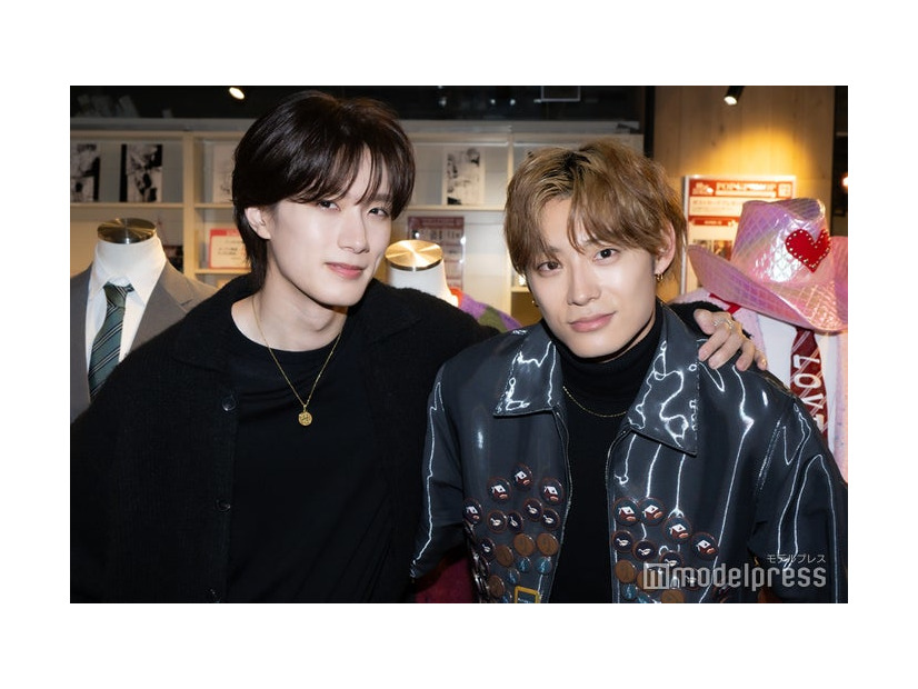 モデルプレスの取材に応じた山中柔太朗、高松アロハ（C）モデルプレス