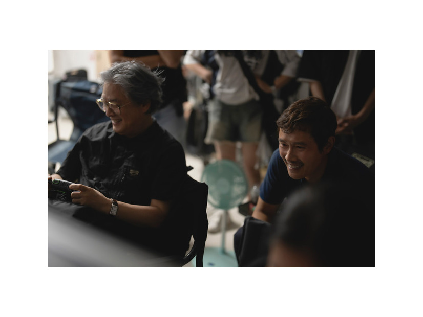 『しあわせな選択』c2025 CJ ENM Co., Ltd., MOHO FILM ALL RIGHTS RESERVED